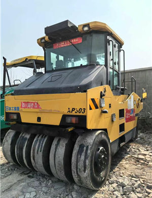 XCMG 303 الاطارات المطاطية في نهاية 19 ، 90 ٪ من إطارات السيارات الجديدة