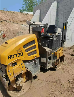 في عام 2021 ، 3 طن عجلة الصلب الصغيرة ، محرك مزدوج مزدوج