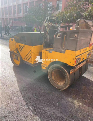 BOMAG WB115AC-5 roller, Equipment in 2016