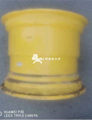 BOMAG wheel hub part number 067050757