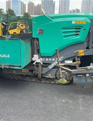 Purchased the Vogler 700i telescopic plate paver in 2023, with National IV emission standards