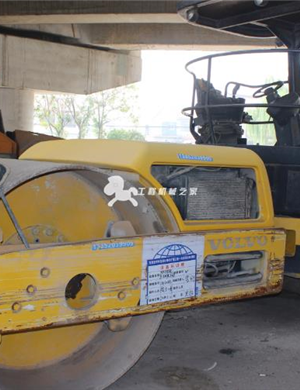 Volvo second-hand roller with double steel wheels