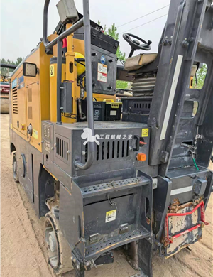 2021 XCMG 503K heavy-duty milling machine, 1800 hours, original paint for the entire vehicle!