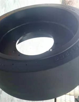 WIRTGEN front wheel (including hub) part number 2149233