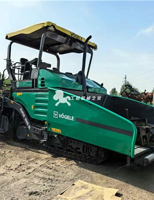 One Vogele 1800-2L telescopic plate paver from 2016, in good condition