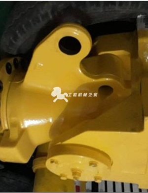 BOMAG intermediate hinge assembly part number 58040207  