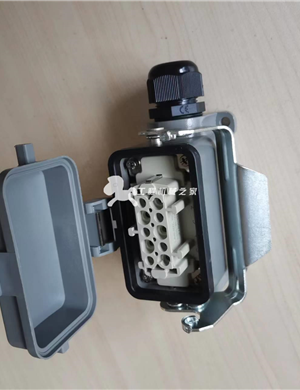  BOMAG ten hole covered industrial socket part number A1650348643  