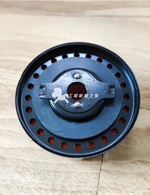 BOMAG hydraulic oil tank cover part number 05825012  