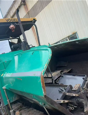 Selling the 2021 XCMG 903 telescopic board paver