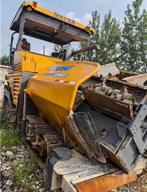 Selling 17 year old XCMG 953 paver