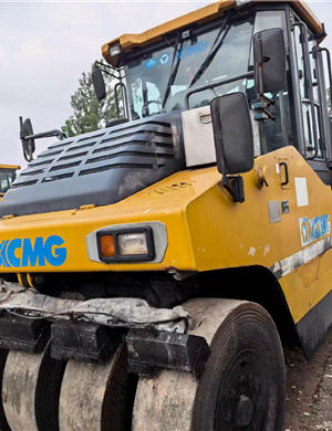  2018 XCMG 303K rubber tire roller,
