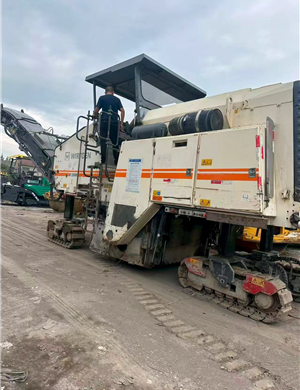 Wirtgen W2000 milling machine from 2017, in good condition